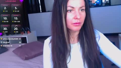 amelinamersi online show from April 1, 5:30 am