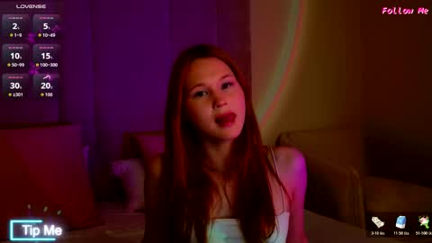 AmeliRoyse online show from March 20, 5:18 pm