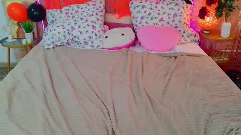 Snapshot of ameliwhitey chatting on October 25, 1:18 pm ameliwhitey online show from October 25, 1:18 pm