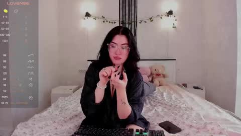 Aylin  online show from February 10, 4:30 am