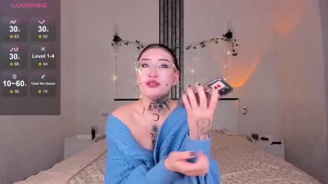 Aylin  online show from March 3, 2:15 pm