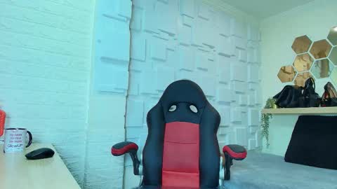 Amell Thomson online show from October 25, 11:29 am