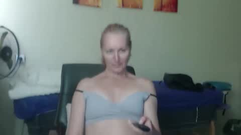 amelly777 online show from April 17, 1:03 pm