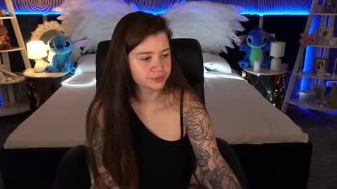 amellymillyy online show from November 12, 1:55 pm