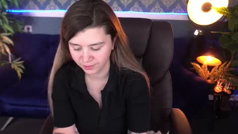 amellymillyy online show from November 19, 8:20 pm