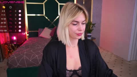 Amely online show from December 6, 8:05 am