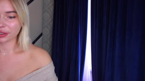 Amely online show from December 17, 10:34 am