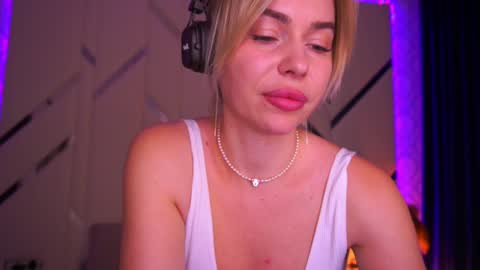 Amely online show from January 19, 10:28 am