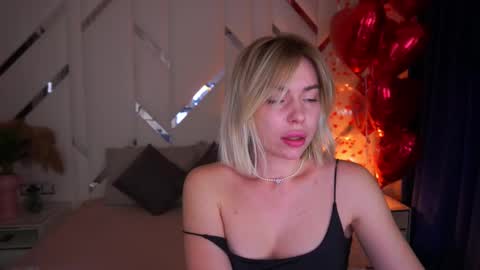 Amely online show from February 13, 7:35 am