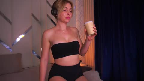 Amely online show from March 11, 10:18 am