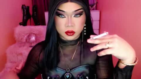 Snapshot of amiadoll chatting on October 12, 2:05 pm Queen Mireska online show from October 12, 2:05 pm