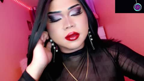 Snapshot of amiadoll chatting on November 26, 4:52 pm Queen Mireska online show from November 26, 4:52 pm