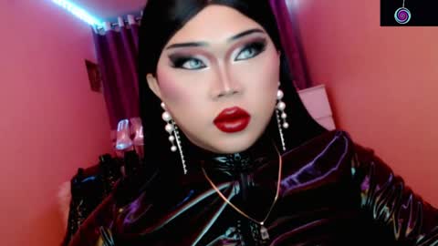 Queen Mireska online show from June 5, 3:40 pm