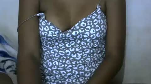 amichouu online show from November 25, 4:40 pm