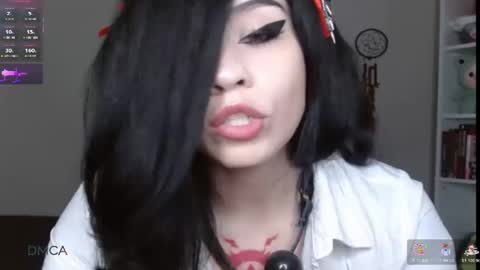 Snapshot of amilustxx chatting on February 7, 12:25 am amilust online show from February 7, 12:25 am