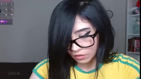 Snapshot of amilustxx chatting on February 20, 2:52 am amilust online show from February 20, 2:52 am