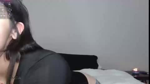 Snapshot of amilustxx chatting on March 9, 12:14 am amilust online show from March 9, 12:14 am