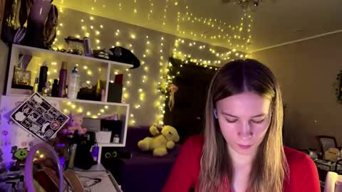 Snapshot of amily_sunray chatting on March 1, 1:24 pm Amily online show from March 1, 1:24 pm