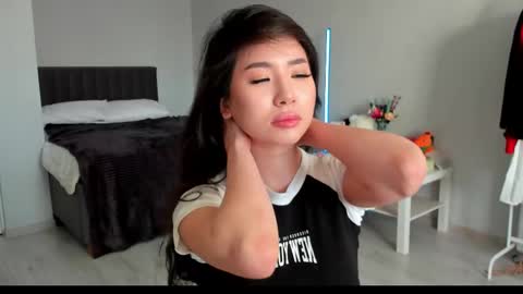 Snapshot of amina_artin chatting on January 13, 10:20 am Amina online show from January 13, 10:20 am