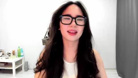 Snapshot of amina_artin chatting on February 6, 5:49 pm Amina online show from February 6, 5:49 pm