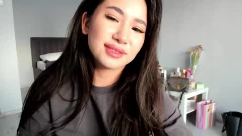 Snapshot of amina_artin chatting on March 14, 12:54 pm Amina online show from March 14, 12:54 pm