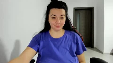 Amiraisa online show from December 4, 3:05 am