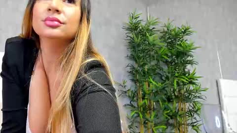 amirarees online show from October 30, 6:59 am