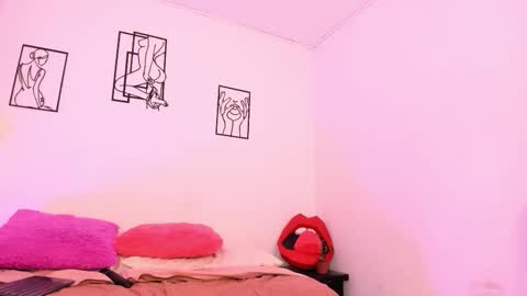 hi guys im ariani ill be off till december 1st for vacation if u want u can add me on snapchat by bio and talk or play there online show from December 19, 5:42 pm