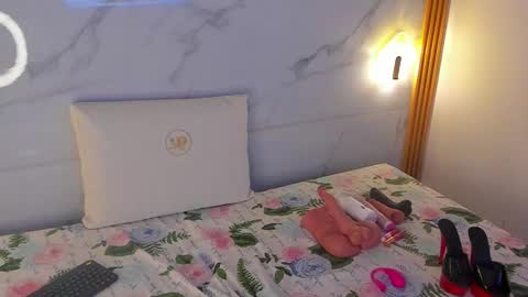 Snapshot of ammie_kova chatting on September 24, 7:50 pm Ammie kova online show from September 24, 7:50 pm