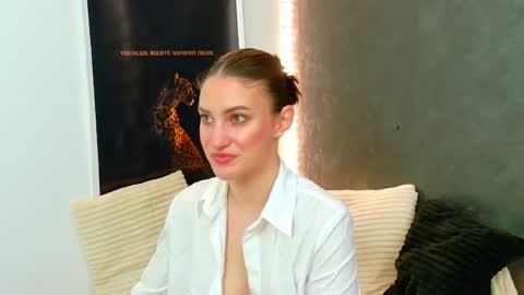 Amira online show from May 13, 4:32 am