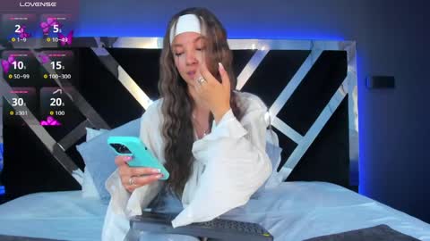 Ammy Jones online show from March 30, 8:32 pm