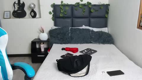 Amnesia online show from September 25, 1:59 pm