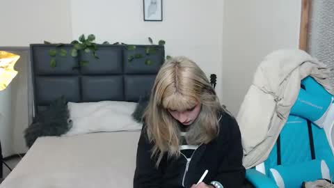 Amnesia online show from November 20, 1:44 pm