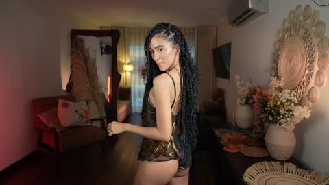 Snapshot of amnie_ chatting on February 1, 9:46 pm RETURN 30TH 100 explicit on online show from February 1, 9:46 pm