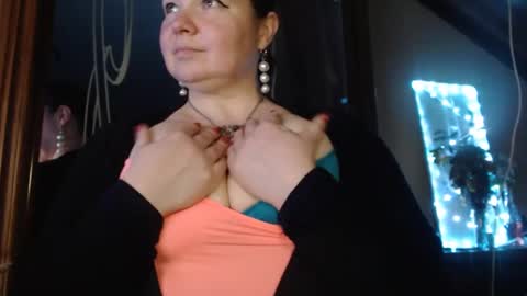 amorelara online show from December 2, 2:52 pm