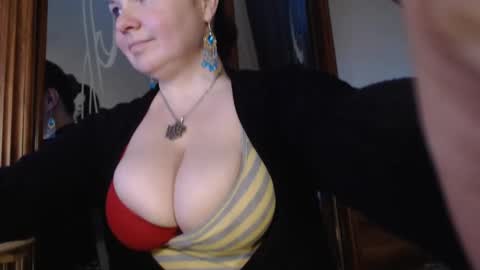 amorelara online show from February 16, 6:32 am