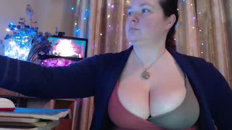 amorelara online show from February 4, 6:19 am