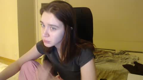 Snapshot of amoremeoww chatting on February 4, 4:15 am miss unforgettable online show from February 4, 4:15 am