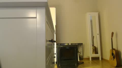 miss unforgettable online show from March 3, 2:47 am