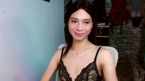Snapshot of amorous_tina chatting on June 4, 10:05 pm Tina online show from June 4, 10:05 pm