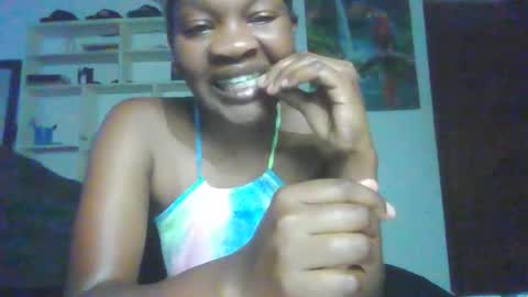 Snapshot of amorr_love chatting on April 1, 6:03 am Dorothy online show from April 1, 6:03 am