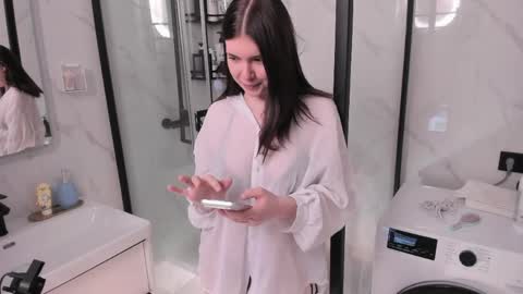 Snapshot of amourdemavie_ chatting on March 26, 1:28 pm Ada online show from March 26, 1:28 pm