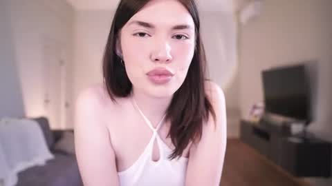 Snapshot of amourdemavie_ chatting on June 12, 1:10 pm Ada online show from June 12, 1:10 pm