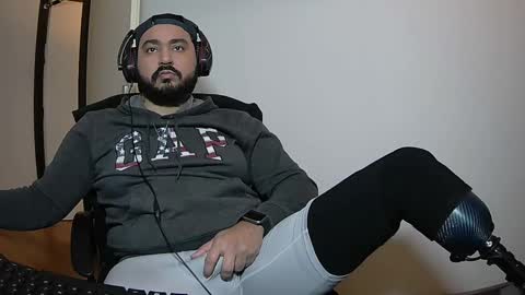 Amputee Leo online show from January 6, 5:06 pm