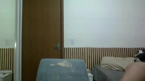 amputeeluna online show from April 29, 1:53 am