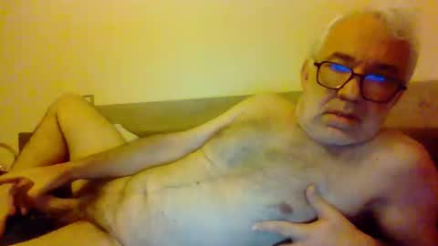 Snapshot of amstel69 chatting on October 11, 12:36 pm amstel69 online show from October 11, 12:36 pm