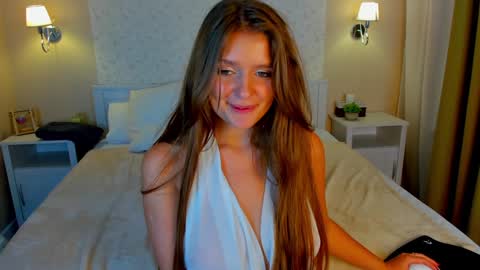 AmyGMT 2 Mon-Sun  0300am-0900am  online show from December 19, 3:29 am