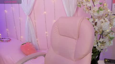 Snapshot of amy_brawns chatting on March 1, 8:33 pm Amy online show from March 1, 8:33 pm