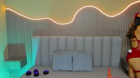 Amy Estrellita online show from April 7, 11:10 am