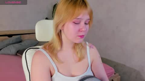 Amy online show from December 4, 12:09 am